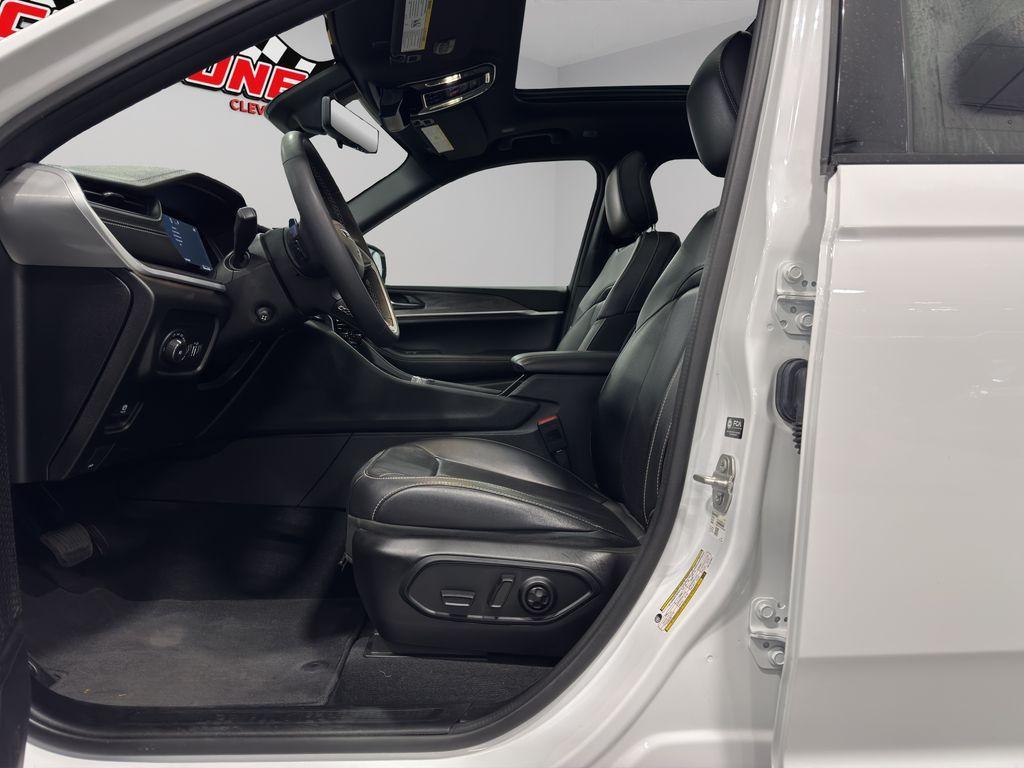 used 2024 Jeep Grand Cherokee car, priced at $38,769