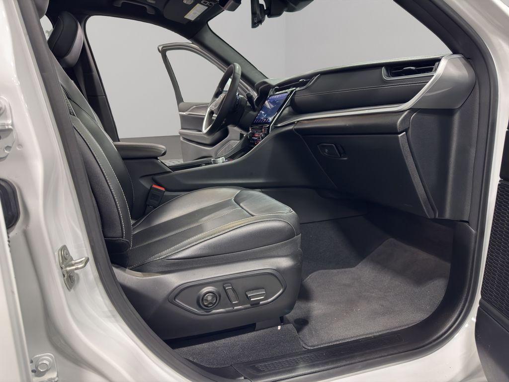 used 2024 Jeep Grand Cherokee car, priced at $38,769