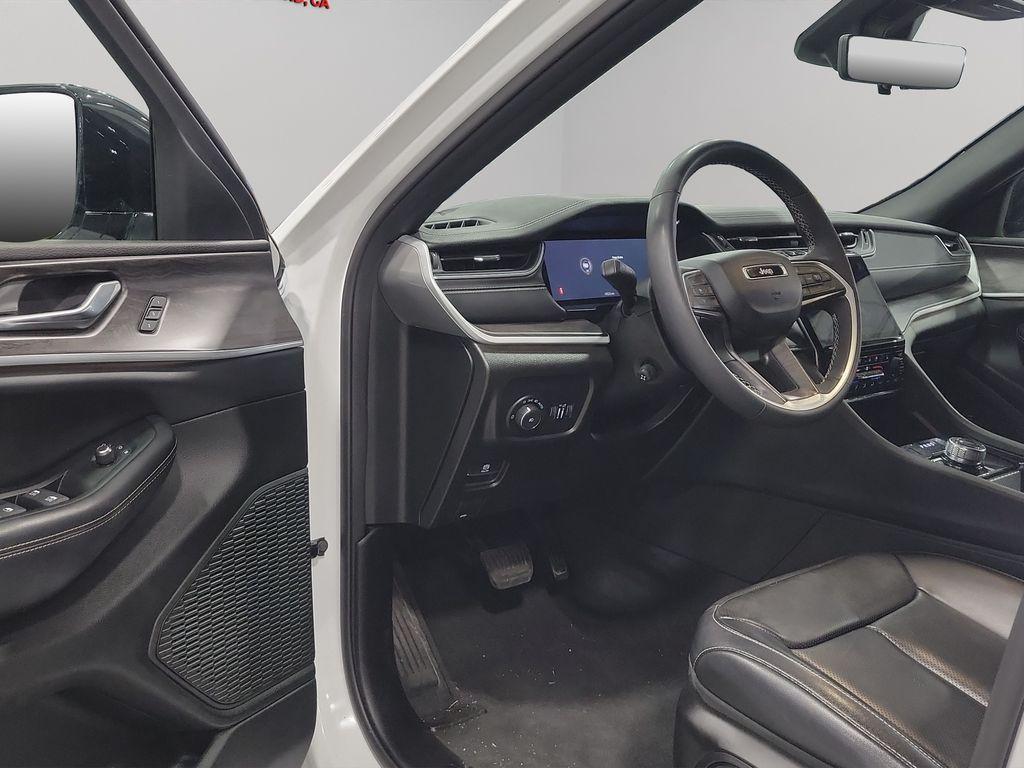 used 2024 Jeep Grand Cherokee car, priced at $38,769