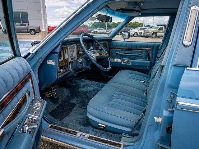used 1977 Lincoln Continental car, priced at $7,499