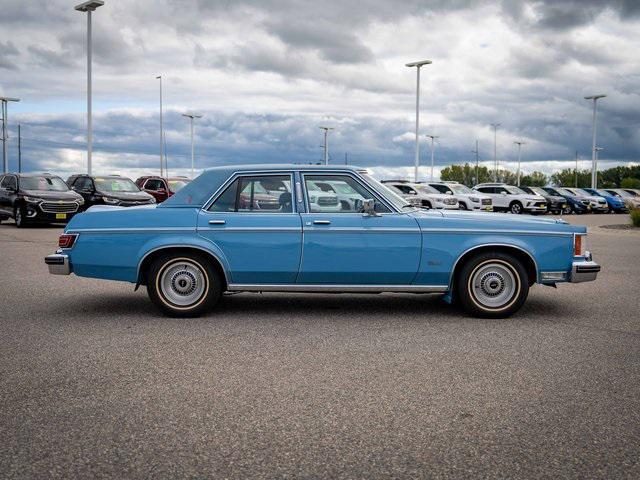 used 1977 Lincoln Continental car, priced at $7,499
