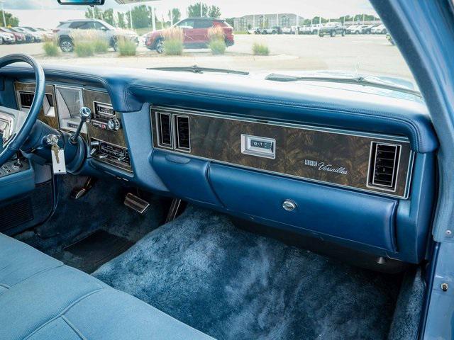 used 1977 Lincoln Continental car, priced at $7,499