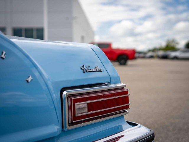 used 1977 Lincoln Continental car, priced at $7,499