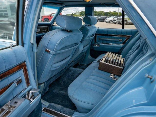 used 1977 Lincoln Continental car, priced at $7,499