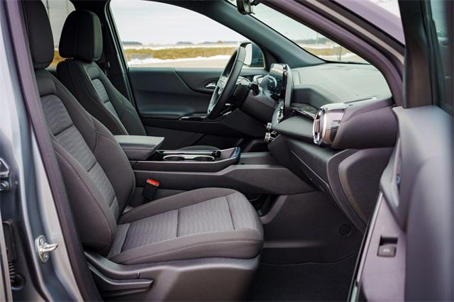 new 2025 Chevrolet Equinox car, priced at $30,575