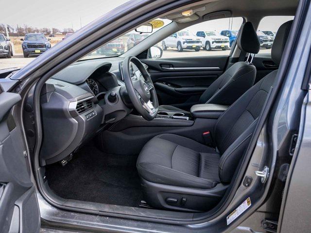 used 2023 Nissan Altima car, priced at $17,999