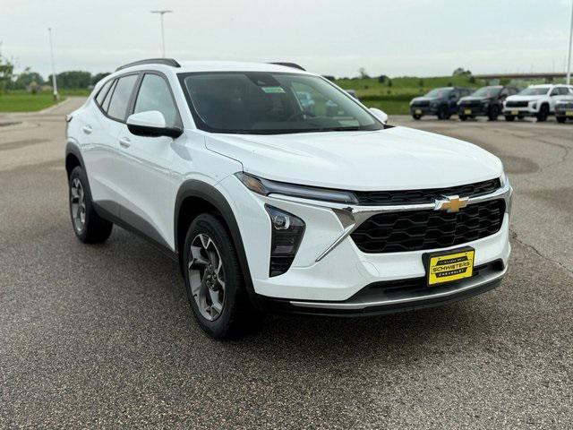 new 2025 Chevrolet Trax car, priced at $22,712