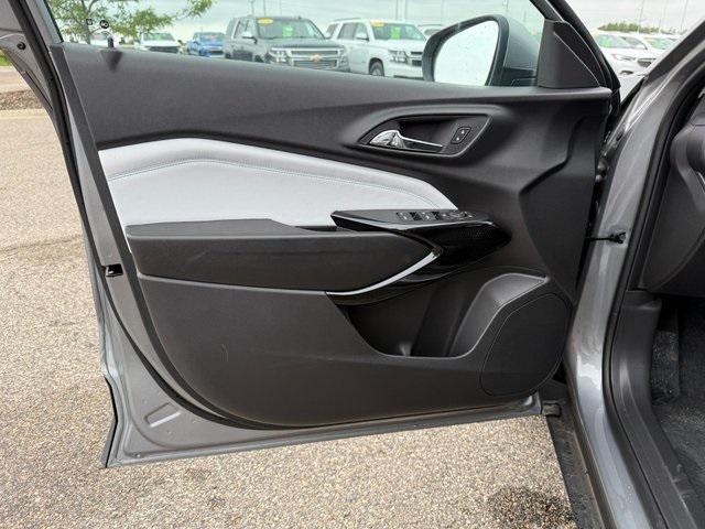 new 2025 Chevrolet Trax car, priced at $22,131