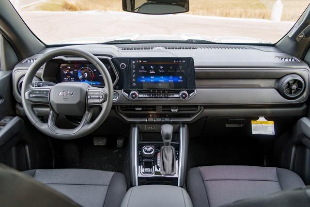 new 2025 Chevrolet Colorado car, priced at $40,360