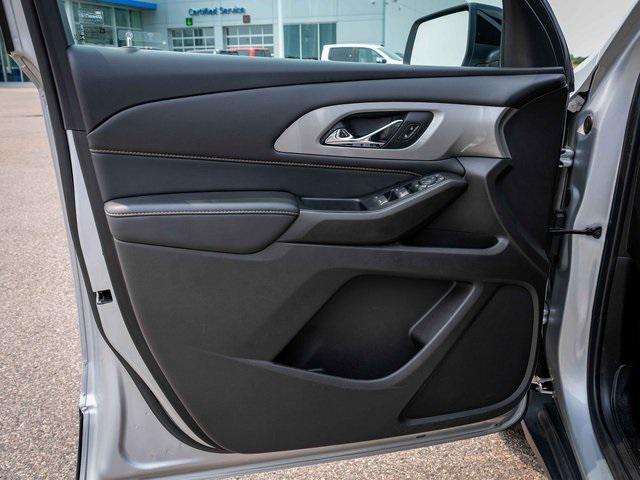 used 2021 Chevrolet Traverse car, priced at $23,999