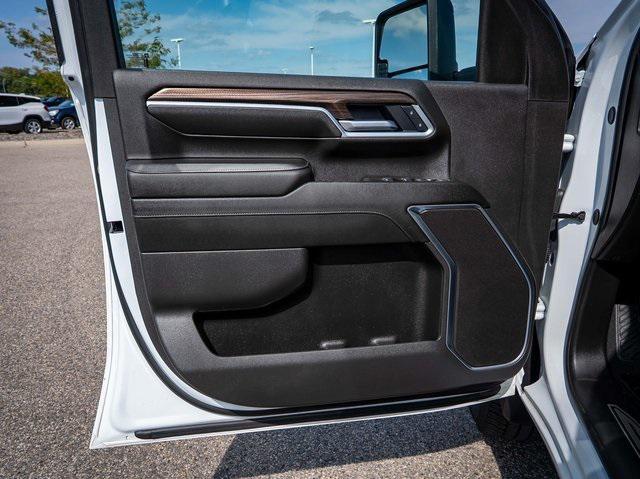 used 2025 Chevrolet Silverado 3500 car, priced at $59,999