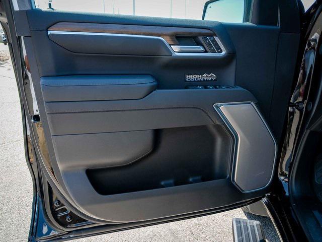 new 2025 Chevrolet Silverado 1500 car, priced at $67,220