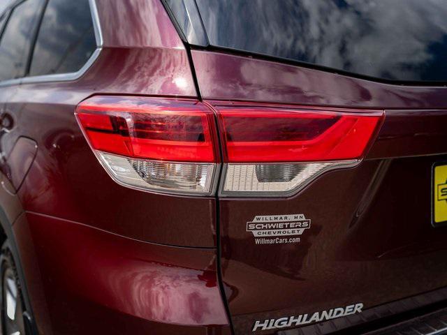 used 2019 Toyota Highlander car, priced at $23,999
