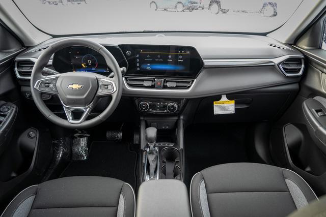 new 2025 Chevrolet TrailBlazer car, priced at $30,575