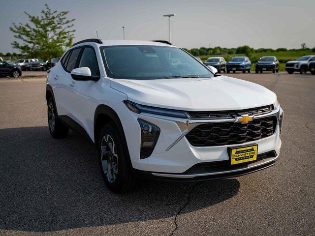 new 2025 Chevrolet Trax car, priced at $22,221