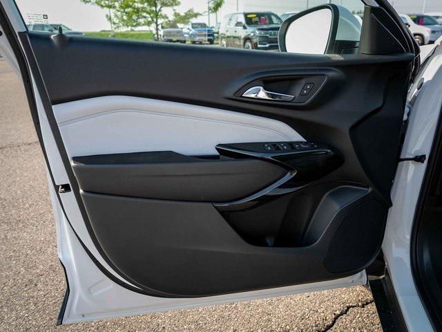 new 2025 Chevrolet Trax car, priced at $22,221