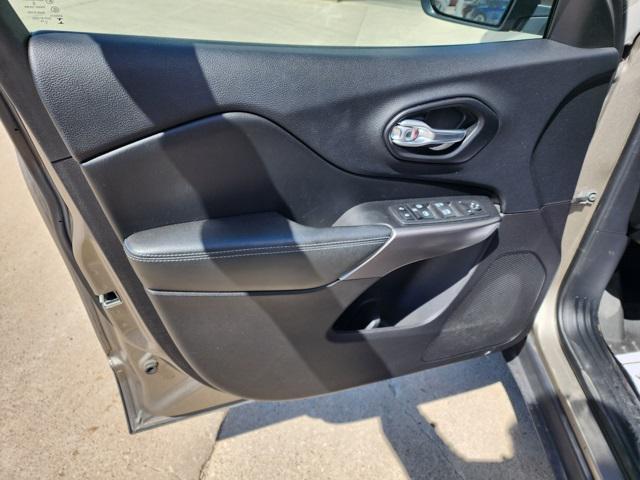 used 2020 Jeep Cherokee car, priced at $16,500