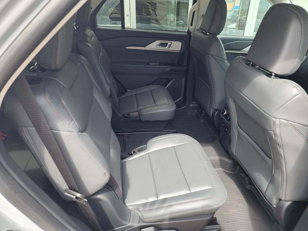 new 2025 Ford Explorer car, priced at $45,362
