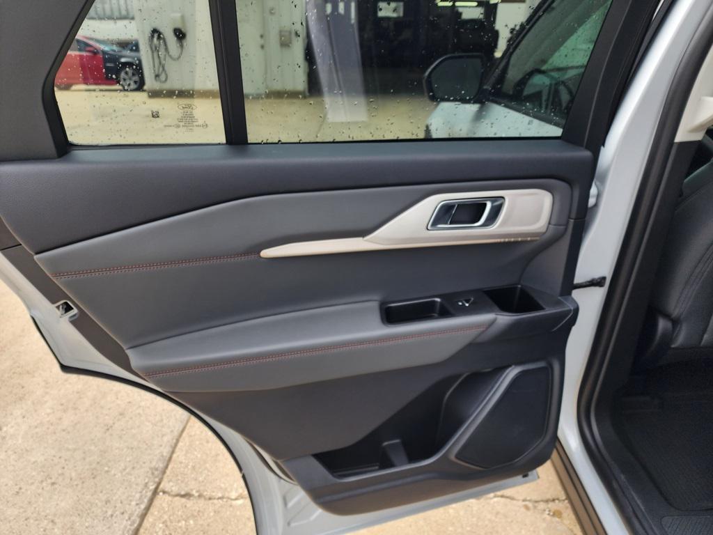 new 2025 Ford Explorer car, priced at $45,362