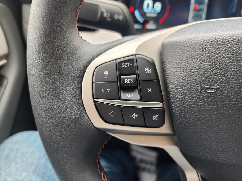 new 2025 Ford Explorer car, priced at $45,362