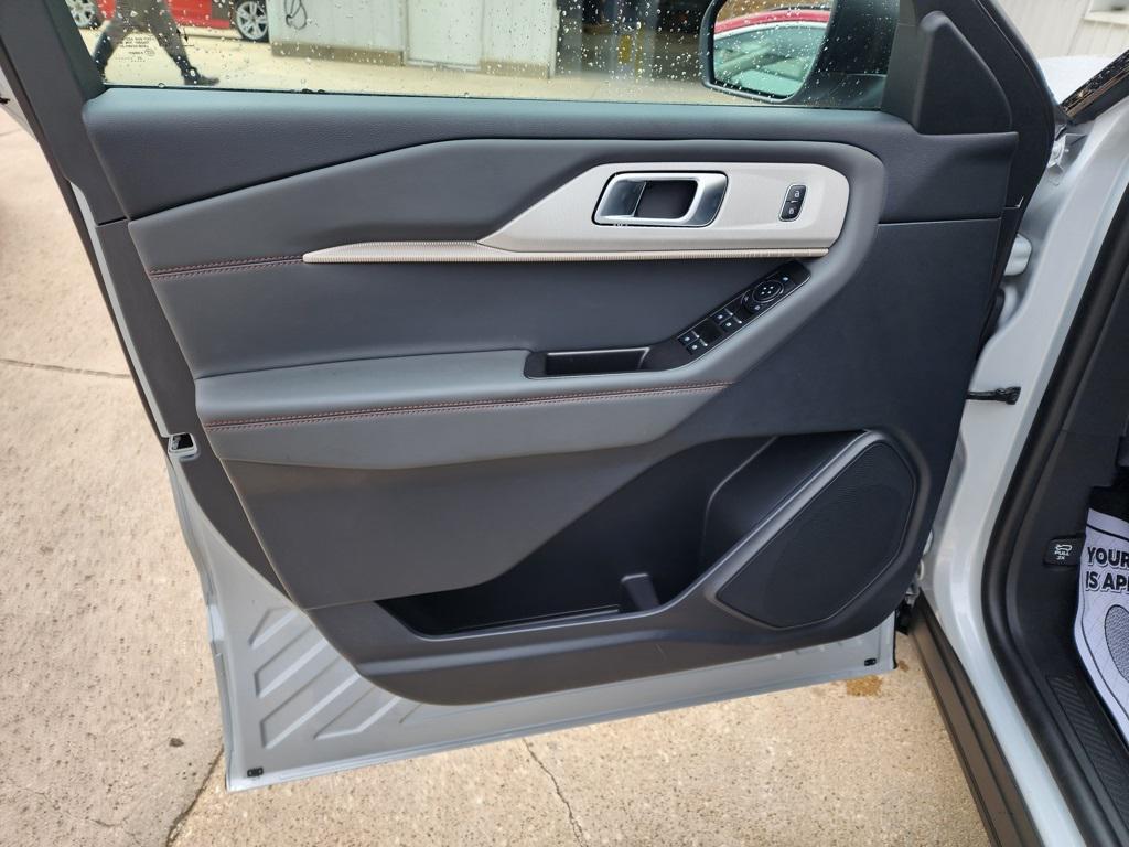 new 2025 Ford Explorer car, priced at $45,362