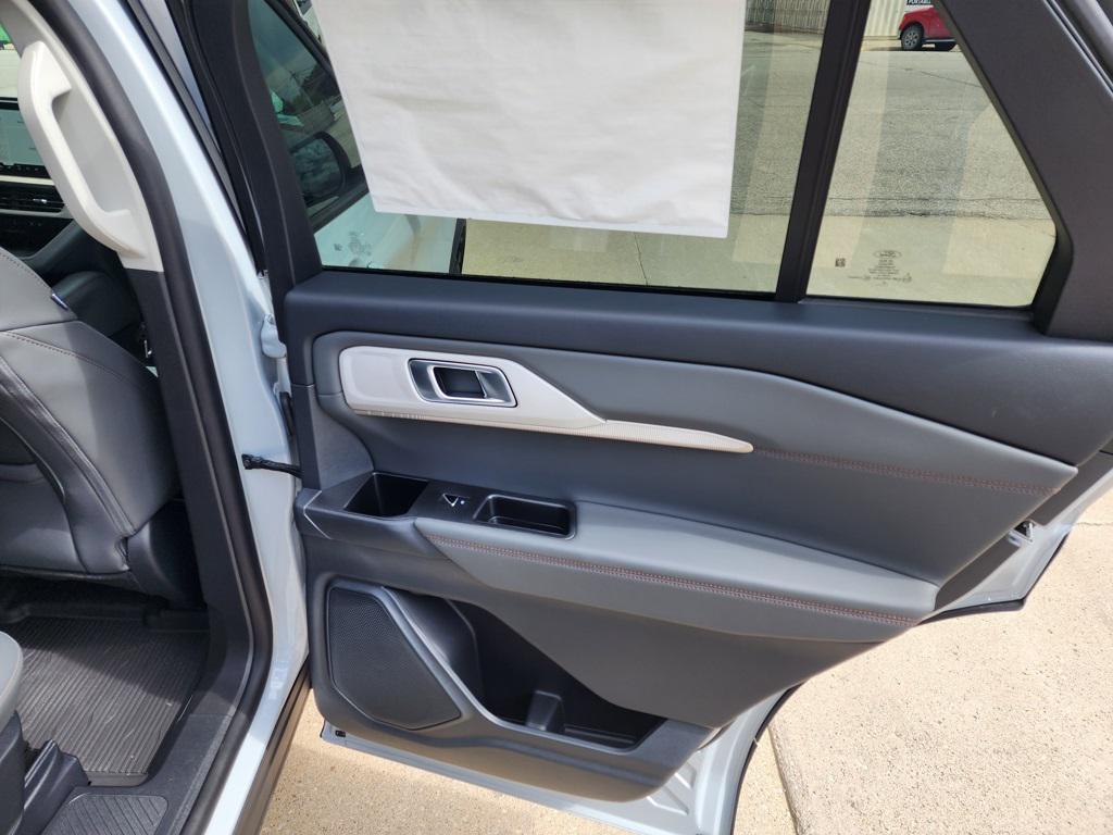 new 2025 Ford Explorer car, priced at $45,362