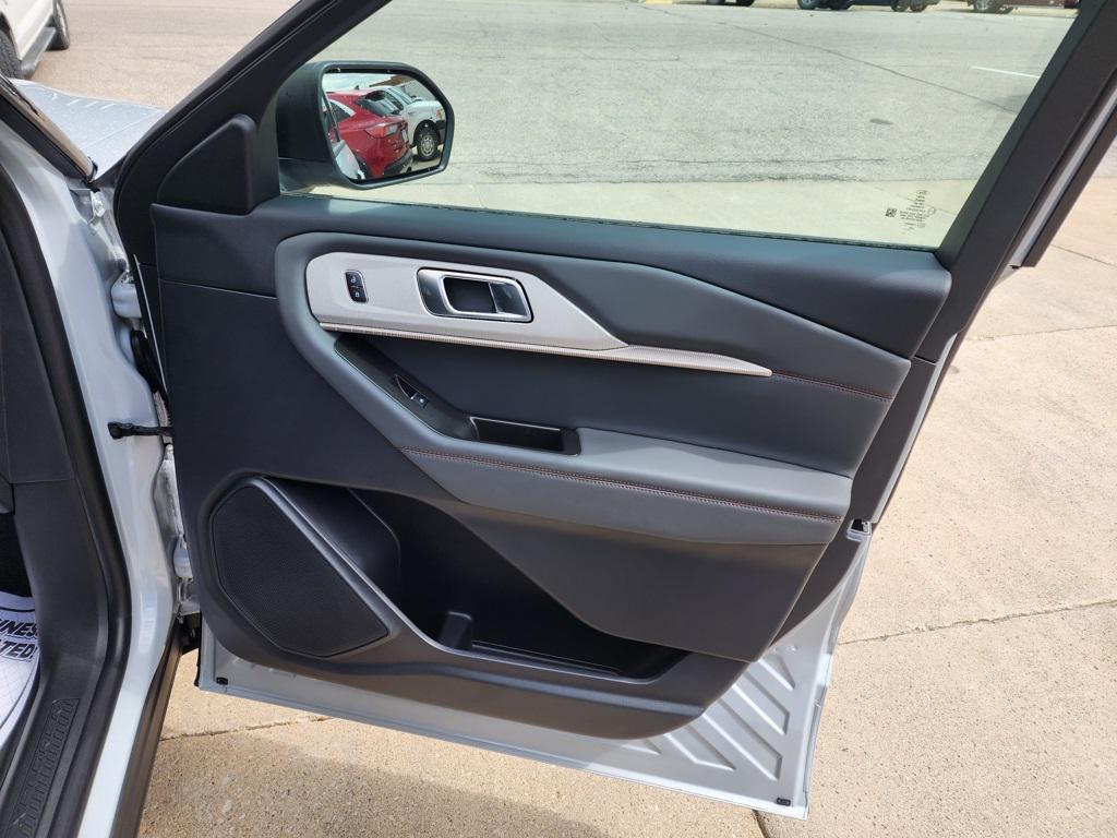 new 2025 Ford Explorer car, priced at $45,362