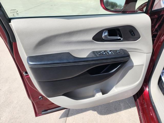 used 2021 Chrysler Pacifica car, priced at $20,900