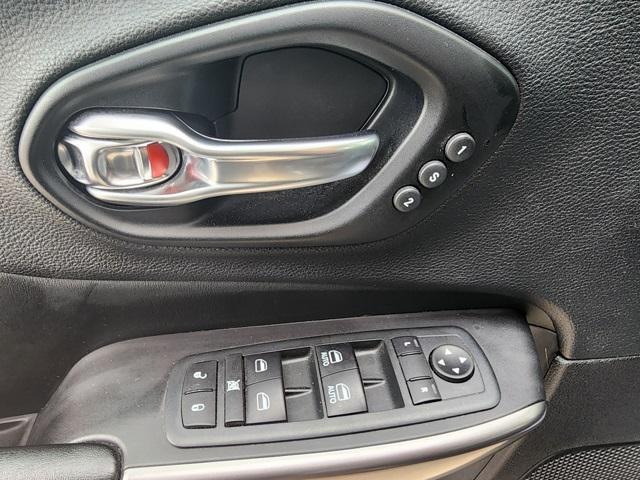 used 2020 Jeep Cherokee car, priced at $19,900