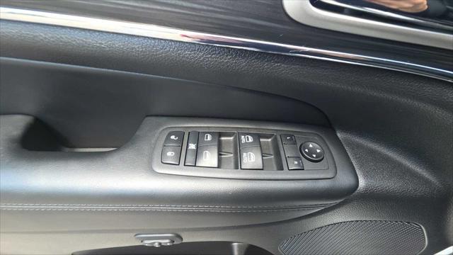 used 2022 Jeep Grand Cherokee car, priced at $33,740
