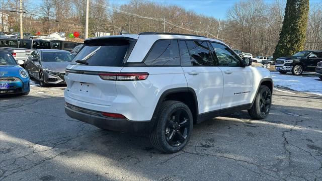 new 2025 Jeep Grand Cherokee car, priced at $47,580