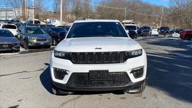 new 2024 Jeep Grand Cherokee car, priced at $52,058