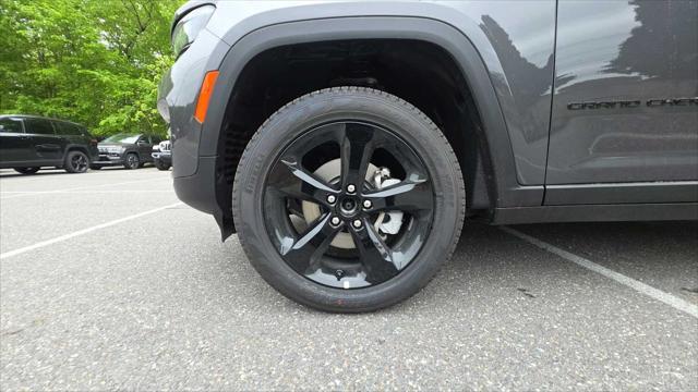 new 2025 Jeep Grand Cherokee car, priced at $50,220