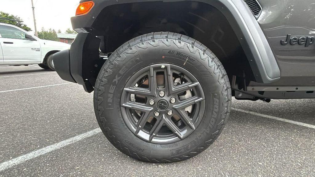 new 2025 Jeep Wrangler car, priced at $46,677