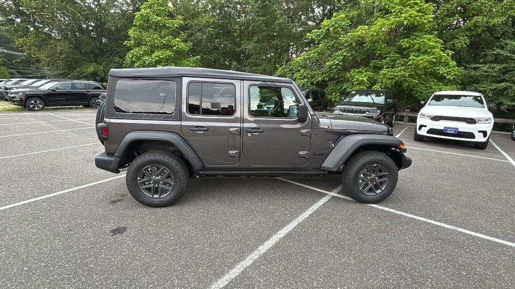 new 2025 Jeep Wrangler car, priced at $46,677