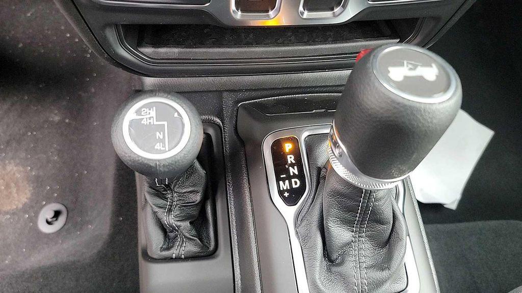 new 2025 Jeep Wrangler car, priced at $40,652