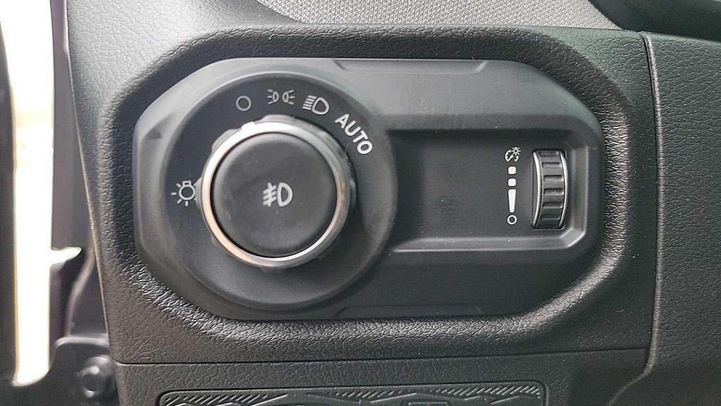 new 2025 Jeep Wrangler car, priced at $40,652