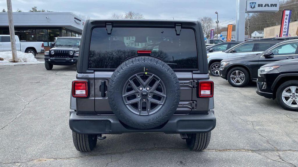 new 2025 Jeep Wrangler car, priced at $40,692