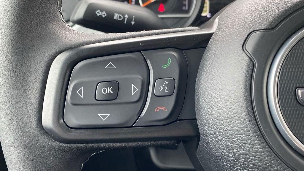 new 2025 Jeep Wrangler car, priced at $40,692