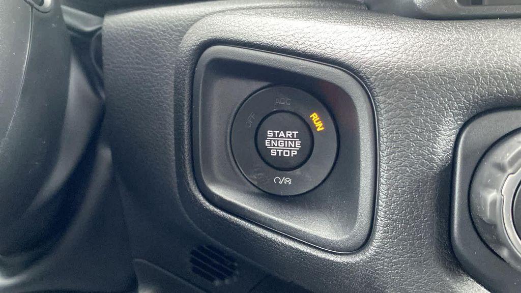 new 2025 Jeep Wrangler car, priced at $40,692