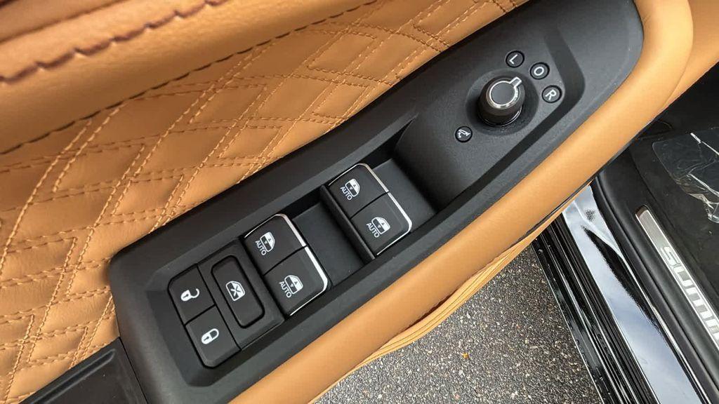 new 2025 Jeep Grand Cherokee car, priced at $68,044