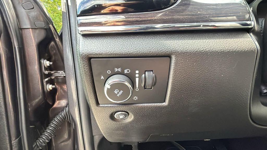 used 2020 Jeep Grand Cherokee car, priced at $23,639