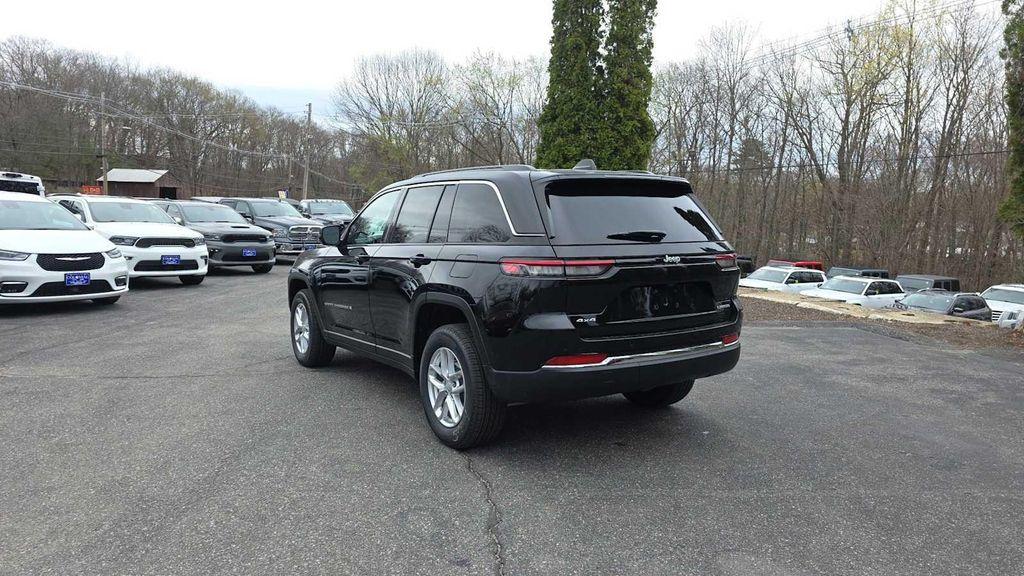 new 2025 Jeep Grand Cherokee car, priced at $41,302