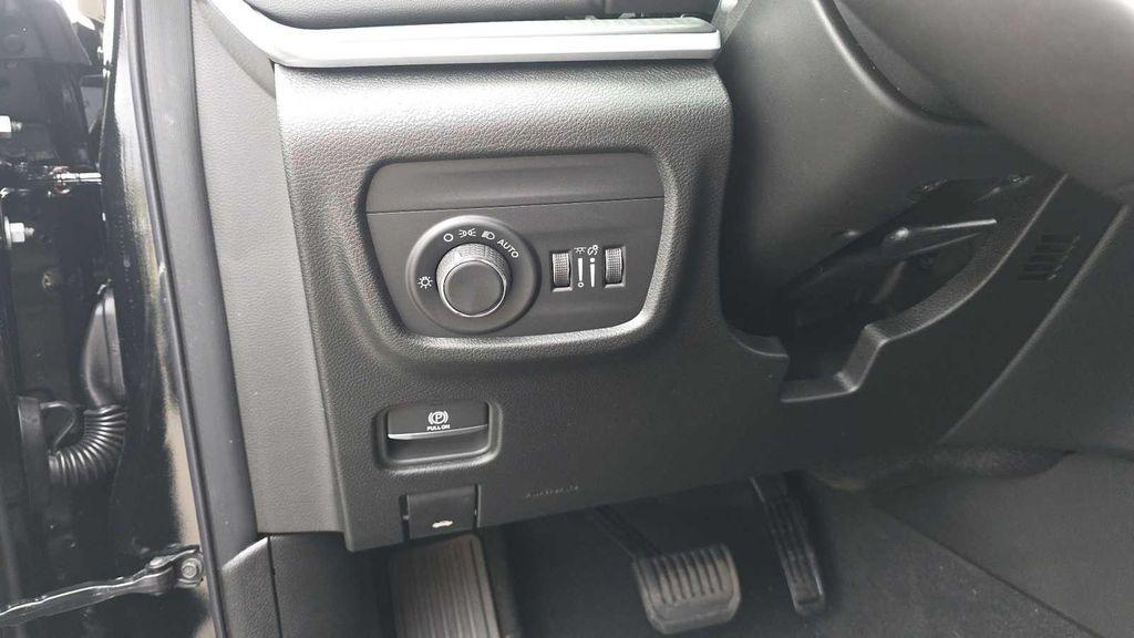 new 2025 Jeep Grand Cherokee car, priced at $41,302