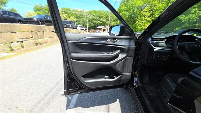 new 2025 Jeep Grand Cherokee L car, priced at $50,375