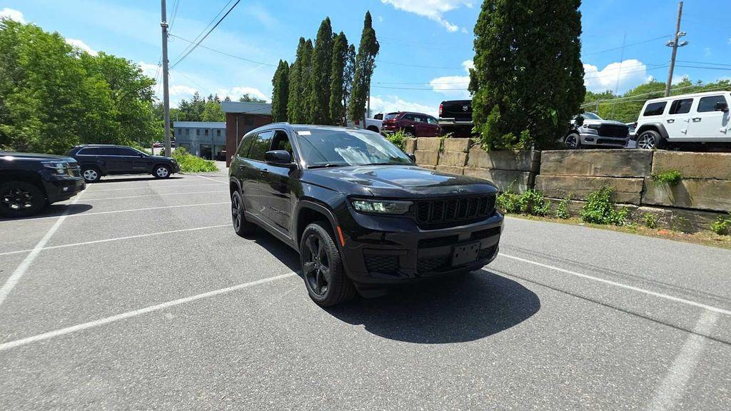 new 2025 Jeep Grand Cherokee L car, priced at $48,273
