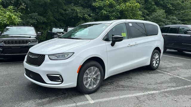 new 2024 Chrysler Pacifica car, priced at $49,092