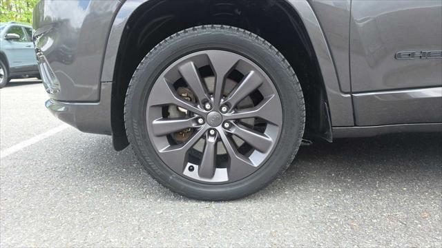 used 2019 Jeep Cherokee car, priced at $22,578