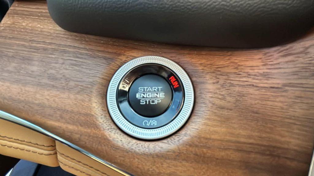 new 2025 Jeep Grand Cherokee car, priced at $69,474