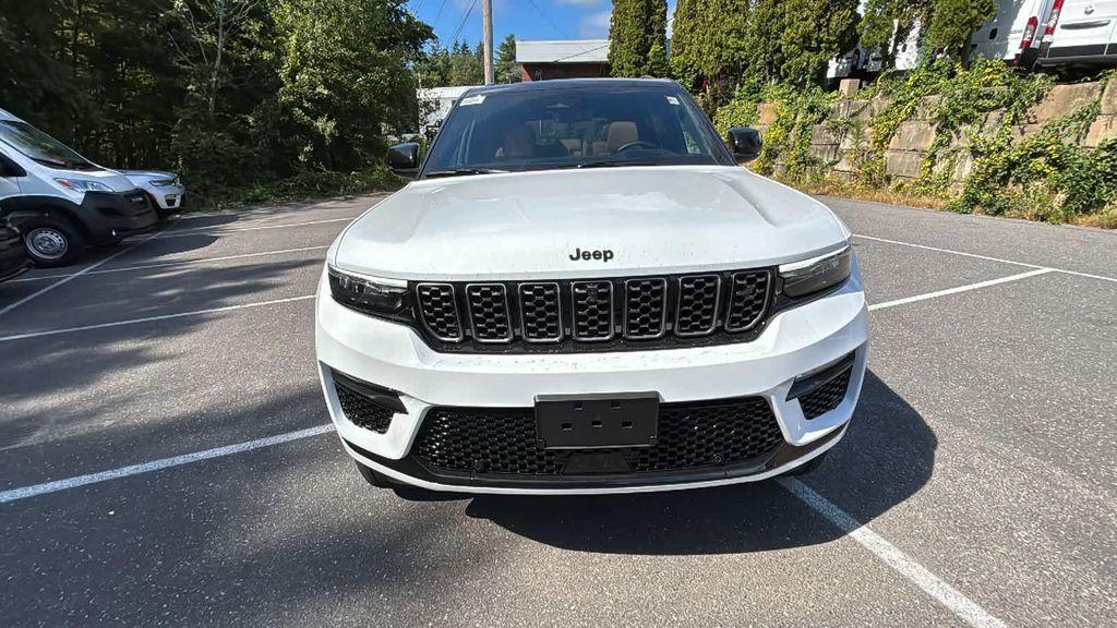 new 2025 Jeep Grand Cherokee car, priced at $69,474